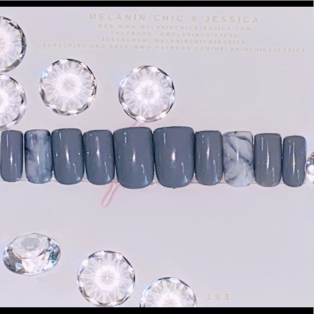 Slated||Press-on Nail Set